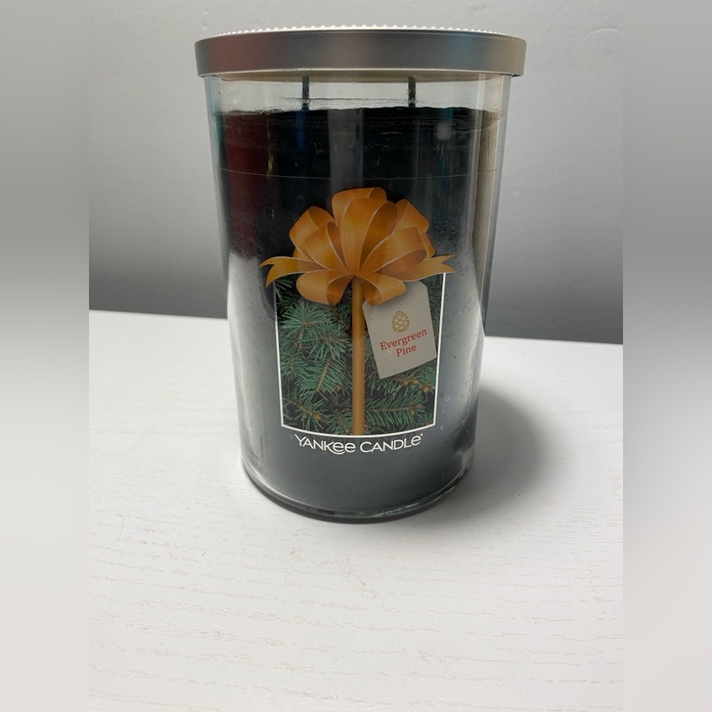 Yankee Candle Evergreen Pine 20oz Candle